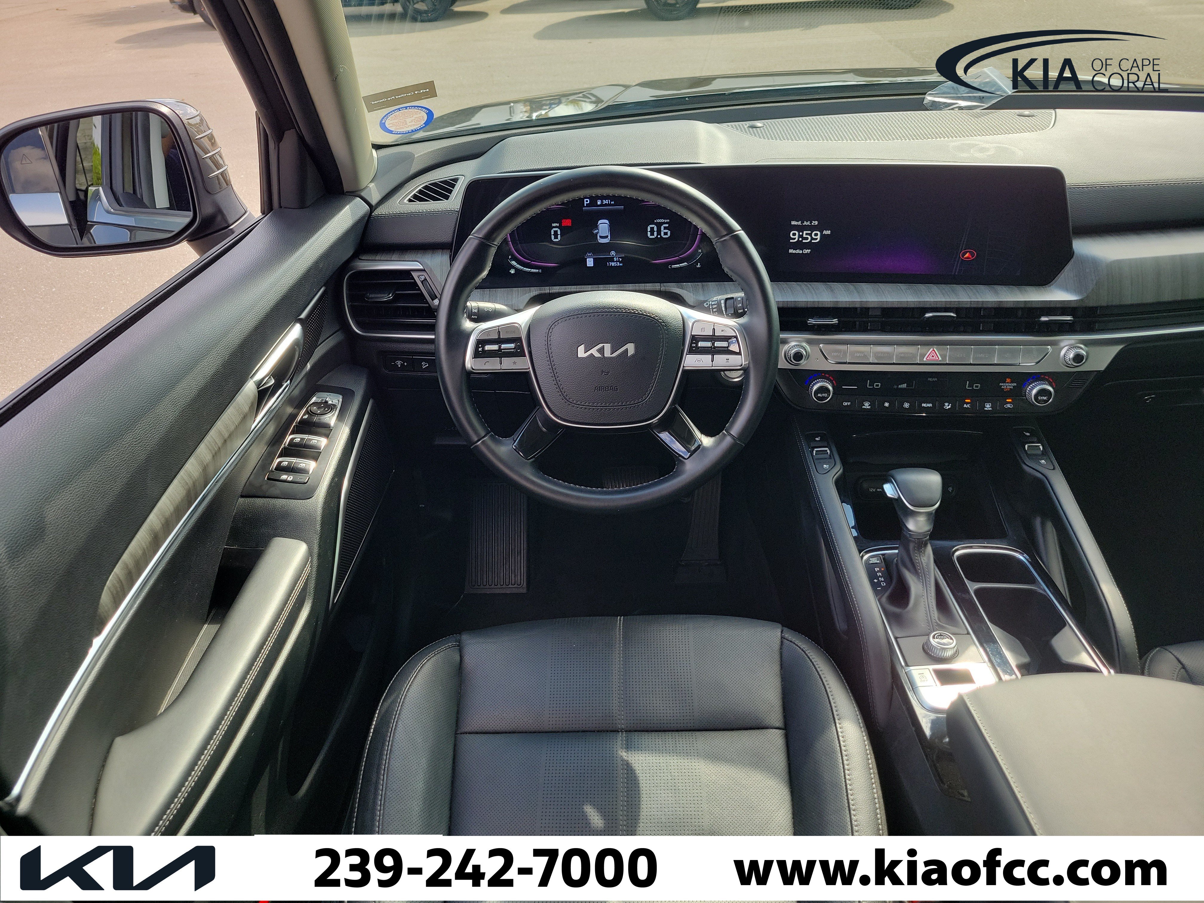 Certified 2024 Kia Telluride EX w/ EX Captain's Chair Package FWD image 17
