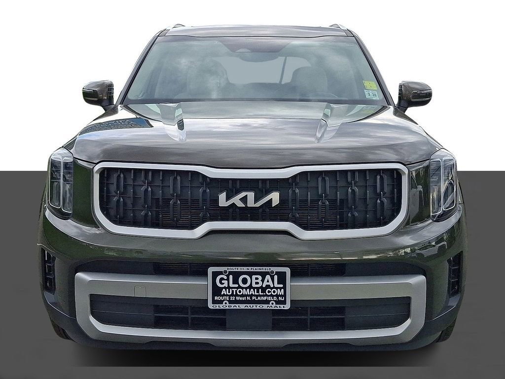 Used 2023 Kia Telluride EX w/ EX Captain's Chair Package image 2