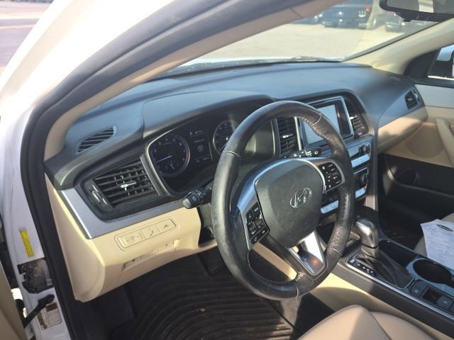 Used 2019 Hyundai Sonata SEL w/ Tech Package 02 FWD image 8