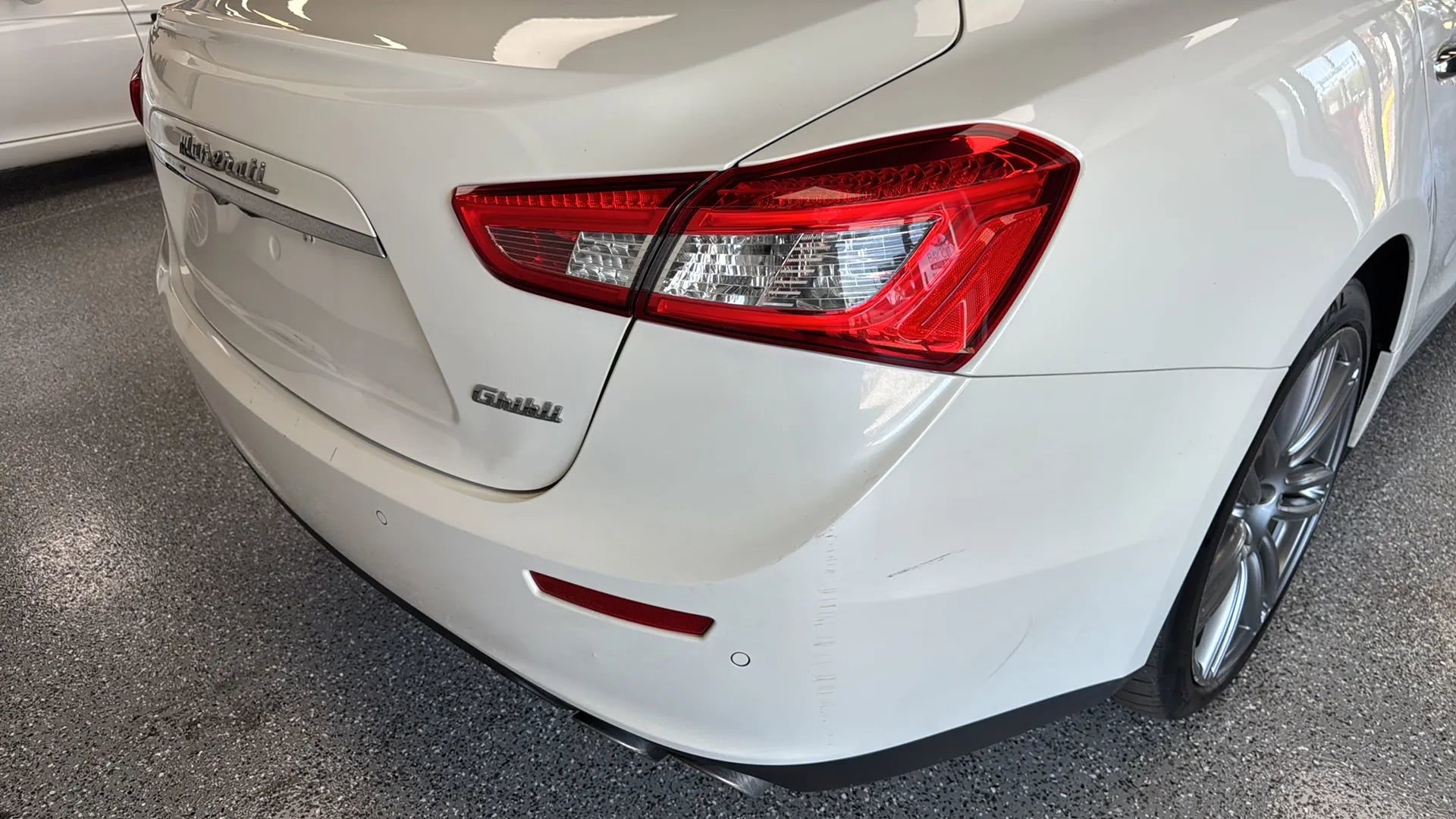 Used 2017 Maserati Ghibli w/ Luxury Package RWD image 45