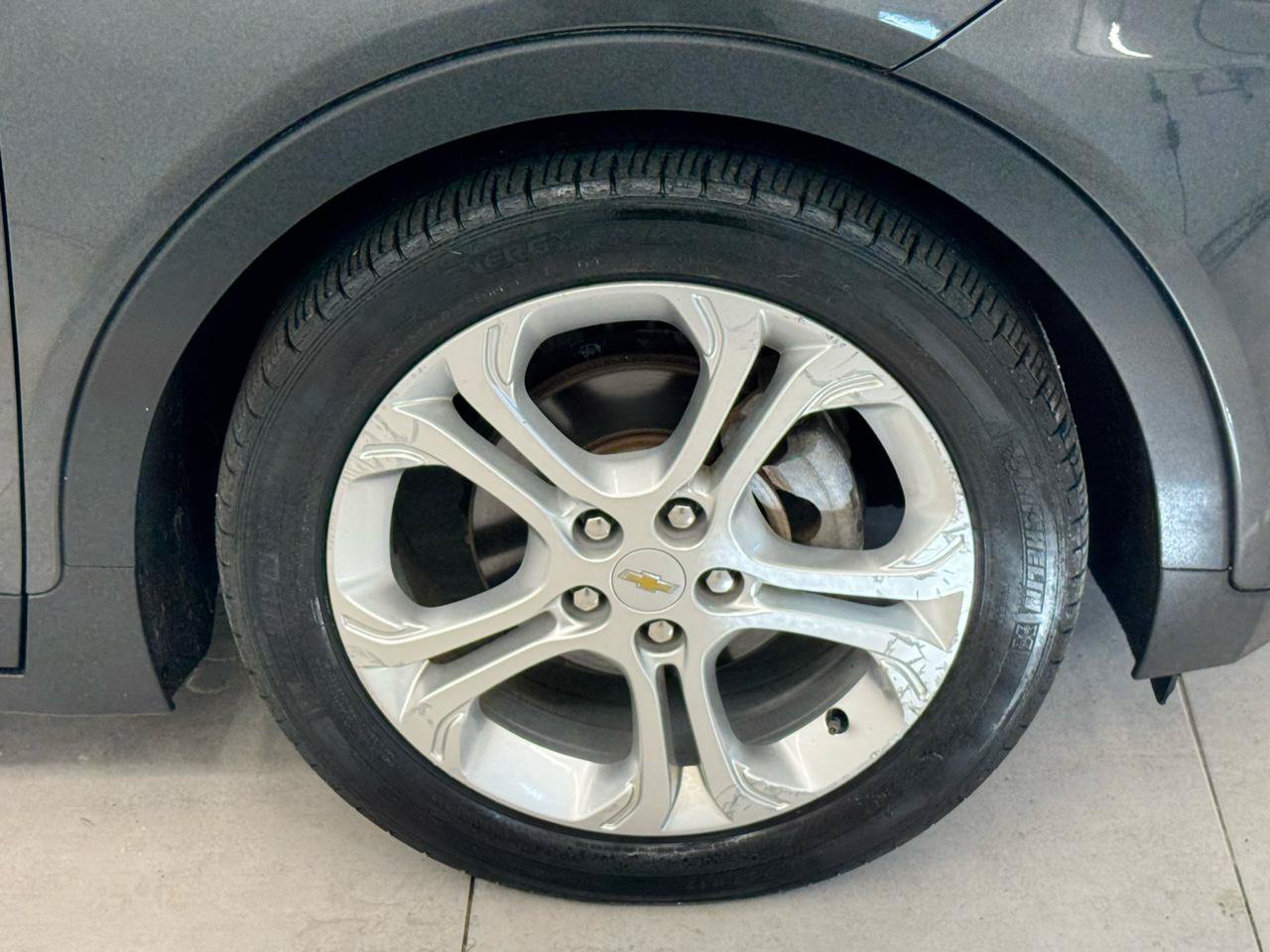 Used 2018 Chevrolet Bolt LT FWD image 34