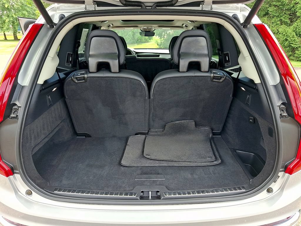 Used 2023 Volvo XC90 B5 Plus AWD/4WD image 30