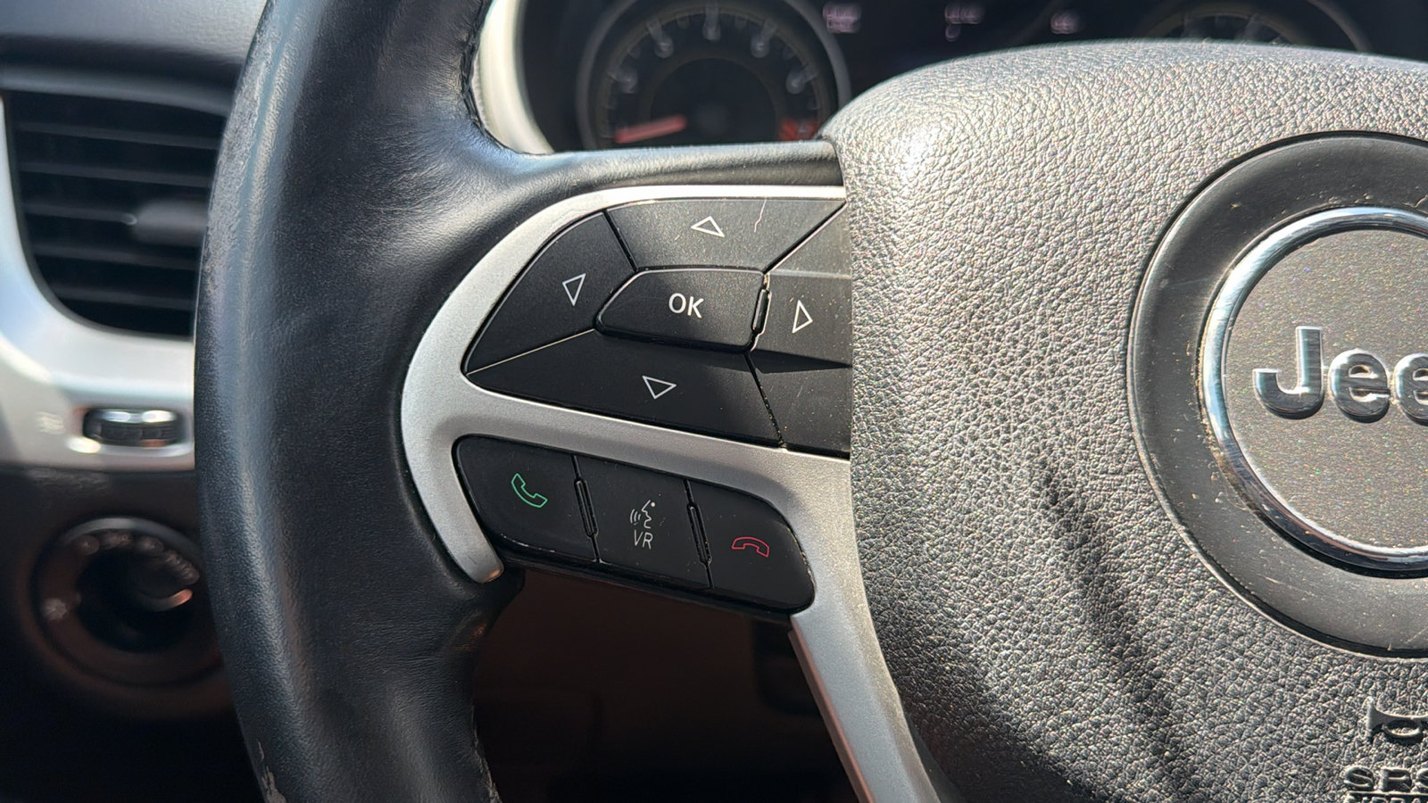 Used 2014 Jeep Cherokee Limited FWD image 23