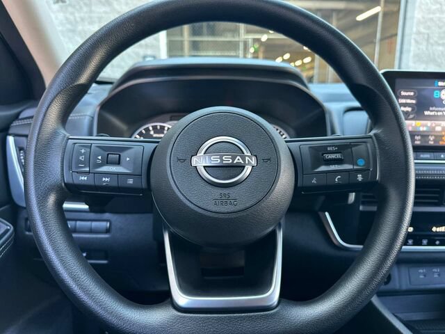 Used 2024 Nissan Rogue SV FWD image 27