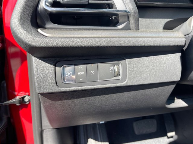 New 2025 Chevrolet Traverse LT image 16