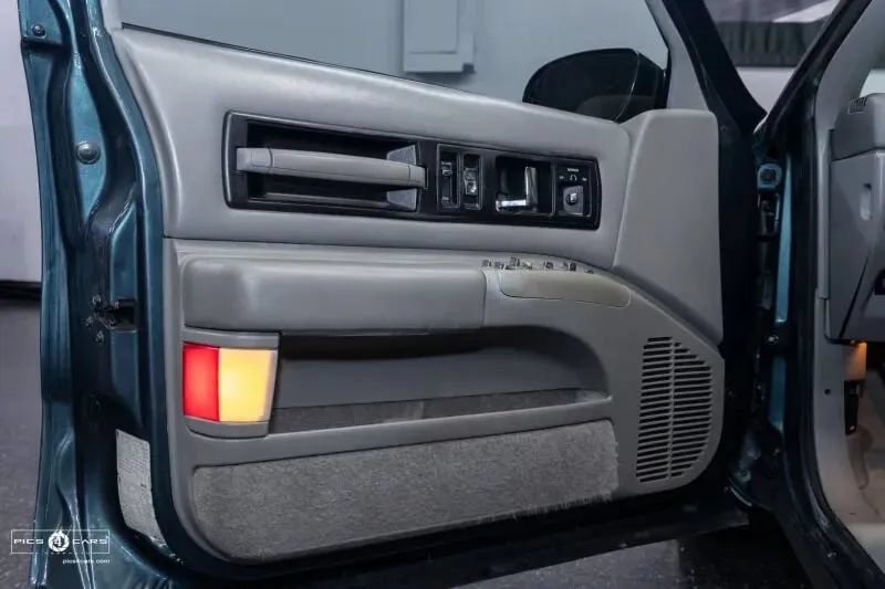 Used 1995 Chevrolet Impala SS RWD image 10