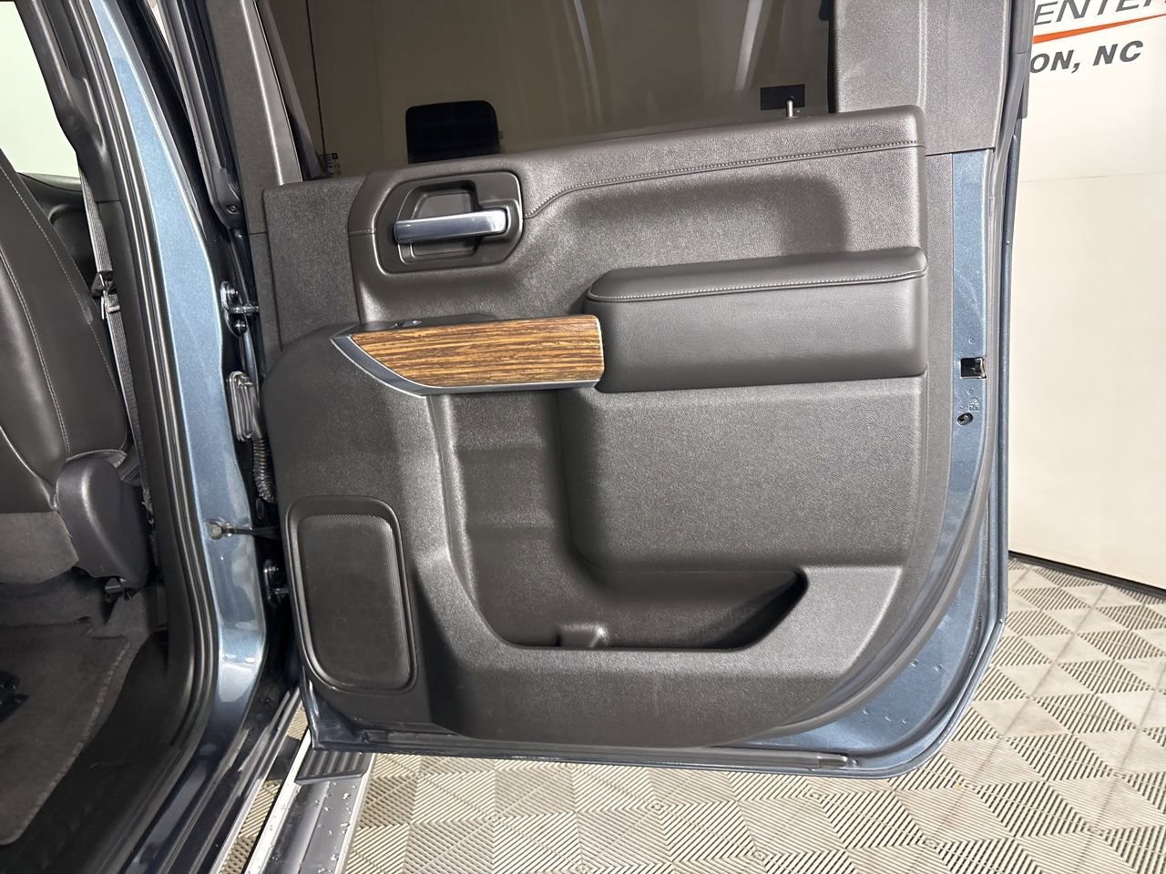 Used 2020 Chevrolet Silverado 3500 High Country w/ Technology Package image 26