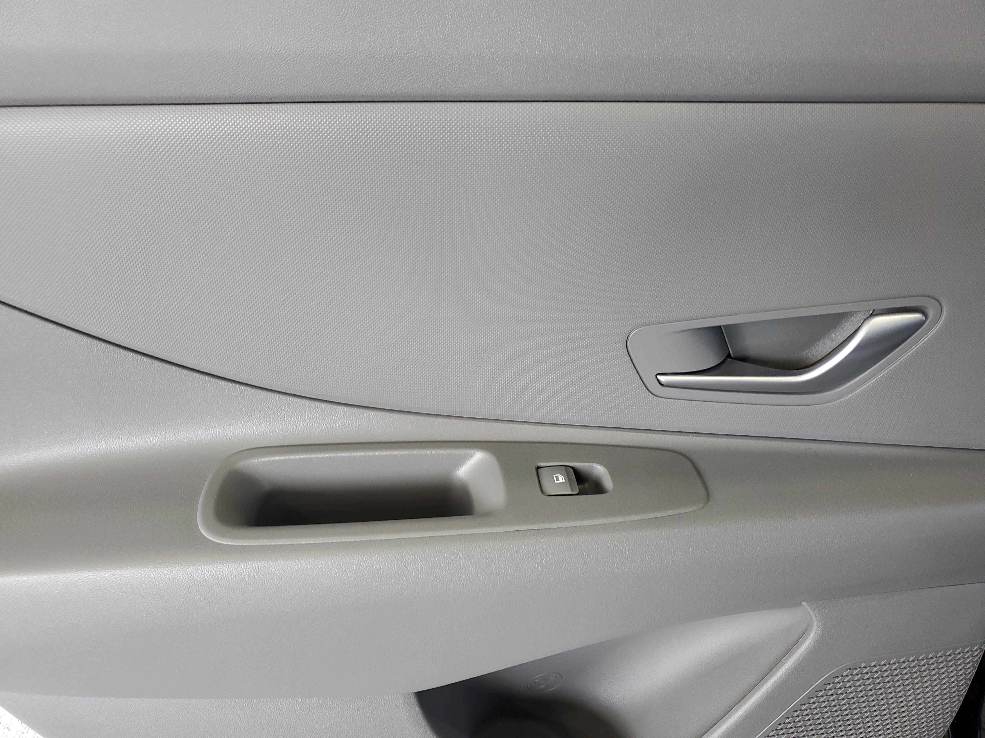 Used 2023 Hyundai Elantra SEL FWD image 12