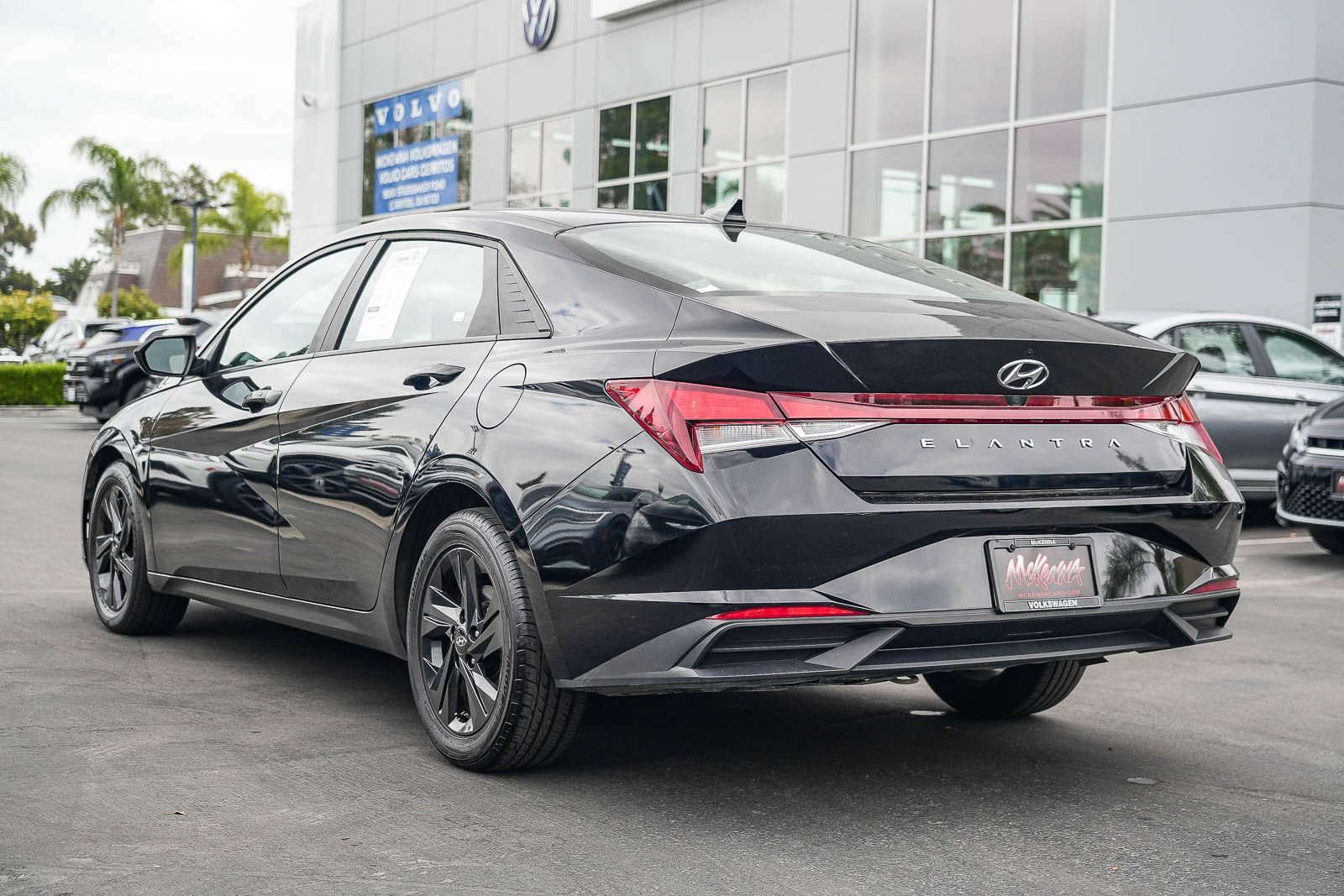 Used 2023 Hyundai Elantra SEL w/ Cargo Package FWD image 8