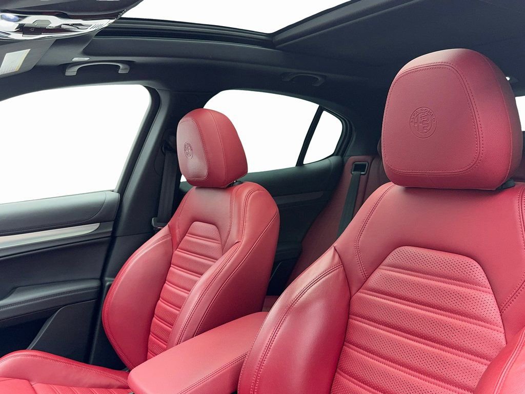 Used 2024 Alfa Romeo Stelvio Veloce image 34