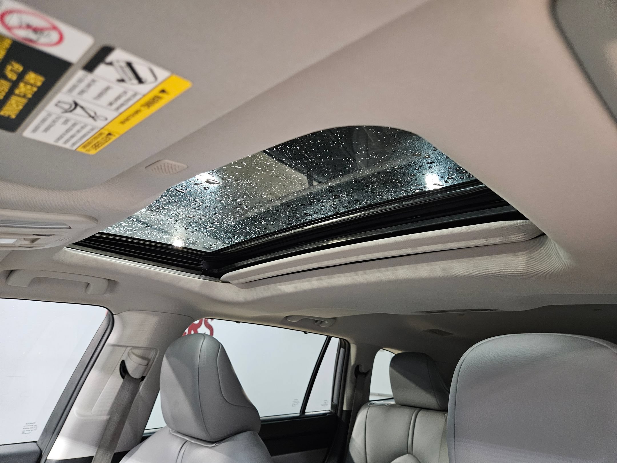 Used 2021 Toyota Highlander XLE FWD image 25