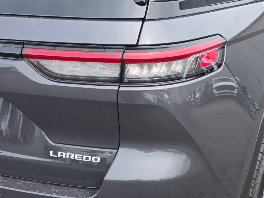 New 2026 Jeep Grand Cherokee Laredo AWD/4WD image 7