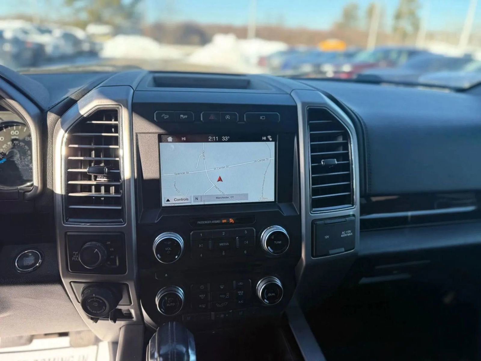 Used 2017 Ford F150 Platinum w/ Equipment Group 701A Luxury image 5