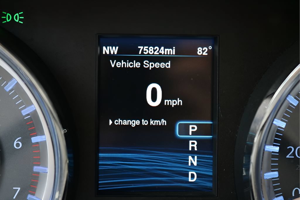 Used 2014 Chrysler 300 S RWD image 28