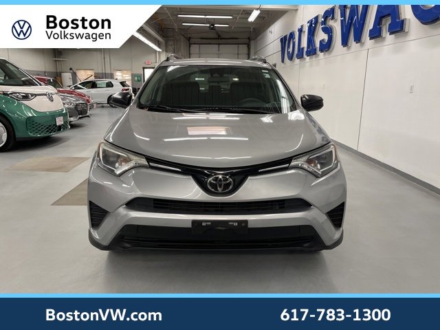 Used 2018 Toyota RAV4 LE image 6