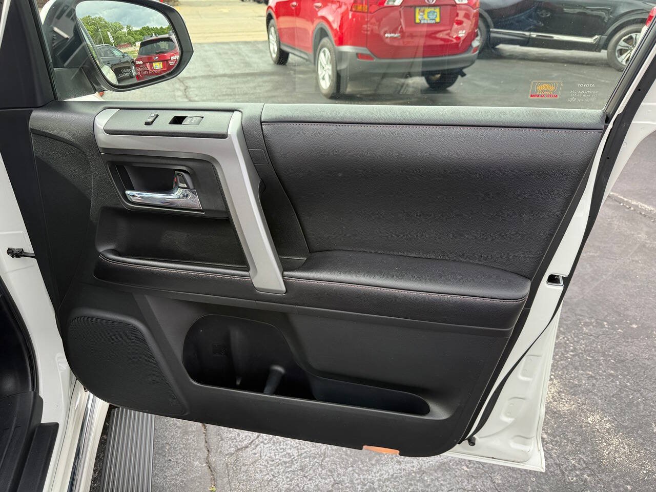 Used 2016 Toyota 4Runner Limited AWD/4WD image 41