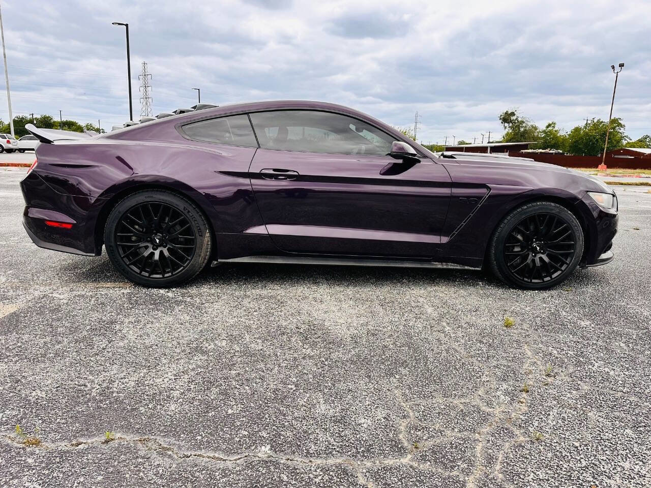 Used 2016 Ford Mustang GT Premium w/ Black Accent Package RWD image 6