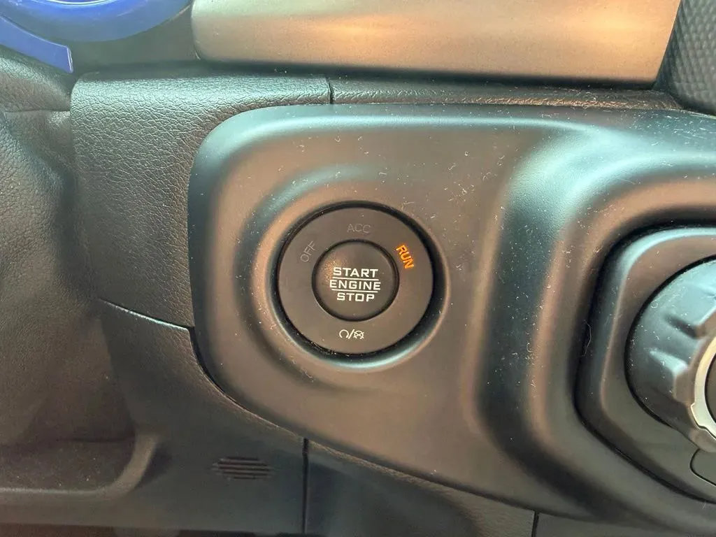 Used 2021 Jeep Gladiator Sport AWD/4WD image 22