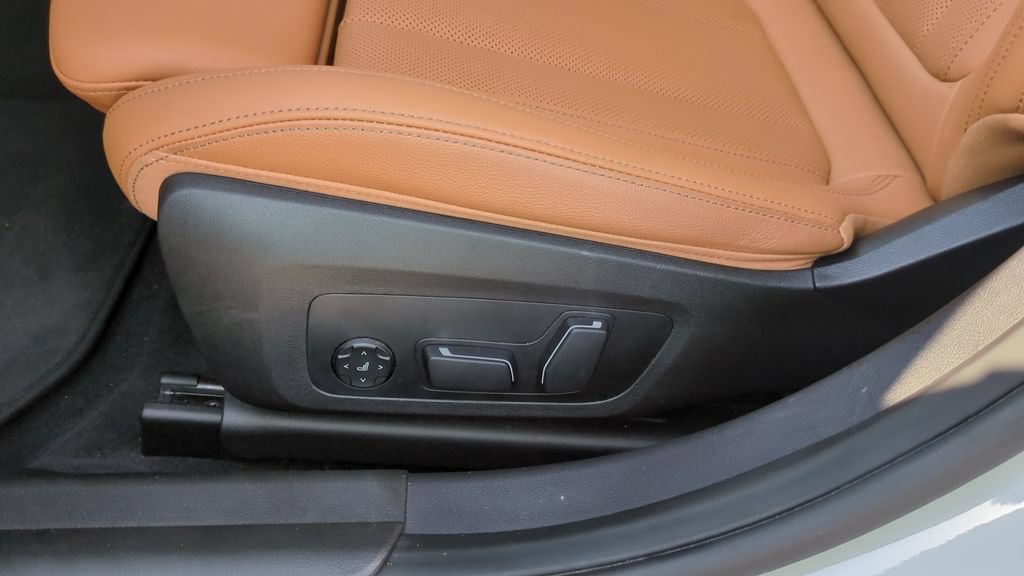 Used 2026 BMW 330i Sedan RWD image 11