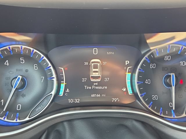 Used 2023 Chrysler Pacifica Touring-L FWD image 26