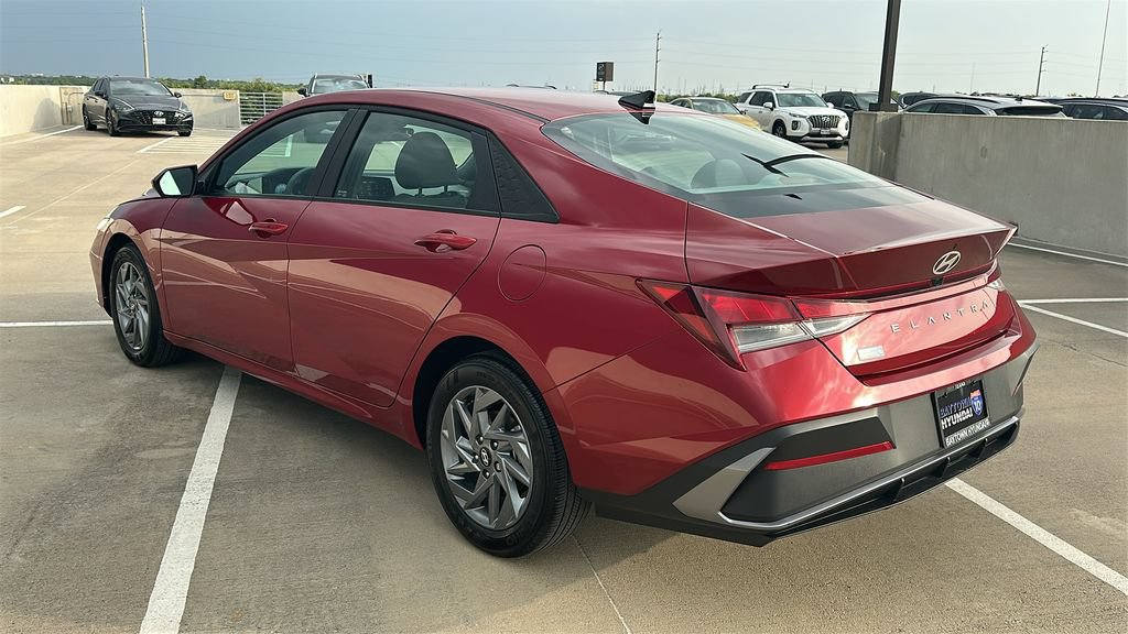 Certified 2024 Hyundai Elantra SEL FWD image 10