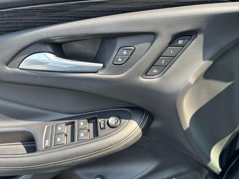 Used 2017 Buick Envision Essence FWD image 14