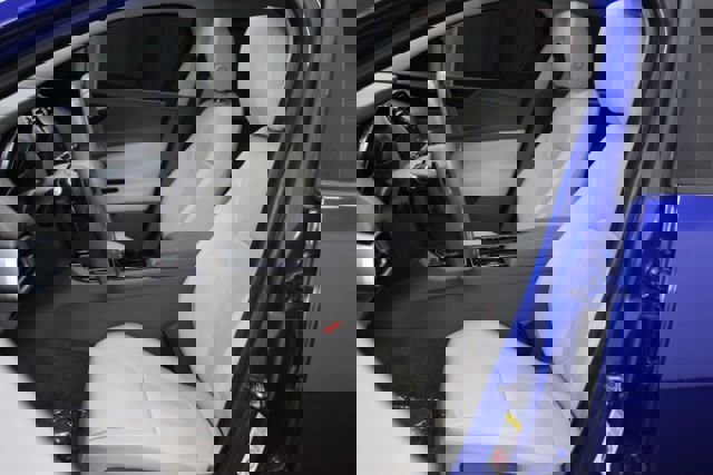 Used 2017 Jaguar XE Premium image 15