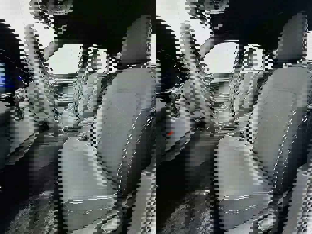 Used 2025 Volkswagen Jetta Sport image 11