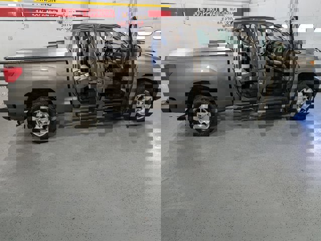 Used 2012 Toyota Tundra 4x4 Double Cab image 16