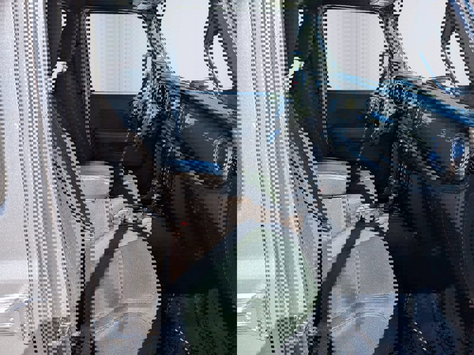 Used 2019 Jeep Wrangler Unlimited Sahara image 8