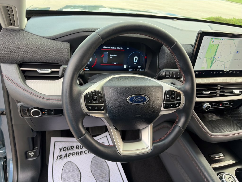 Used 2025 Ford Explorer Active AWD/4WD image 20