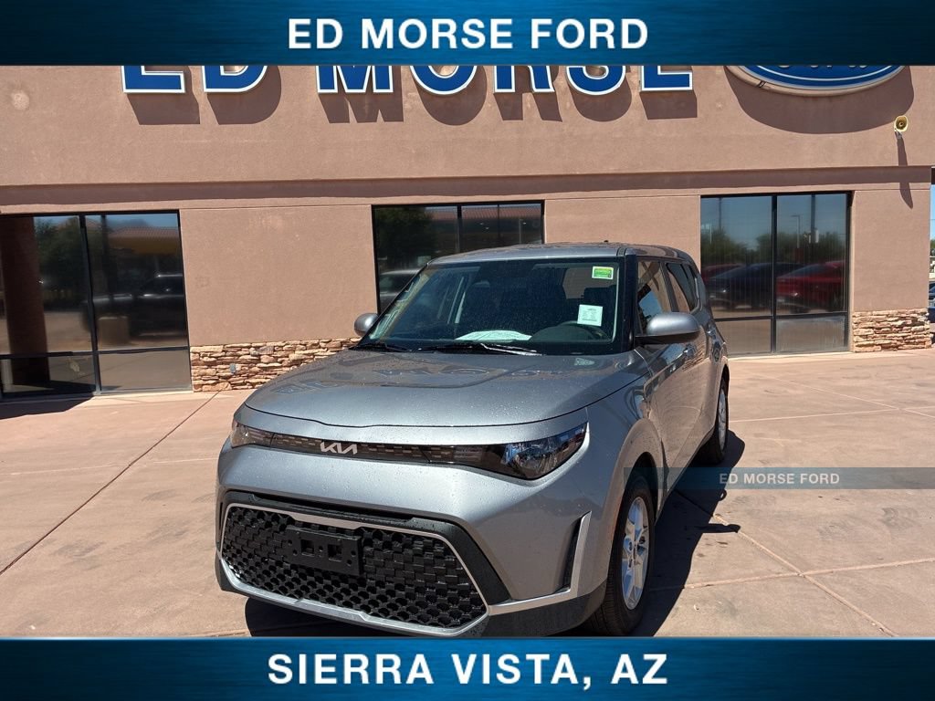 Certified 2025 Kia Soul LX FWD image 1