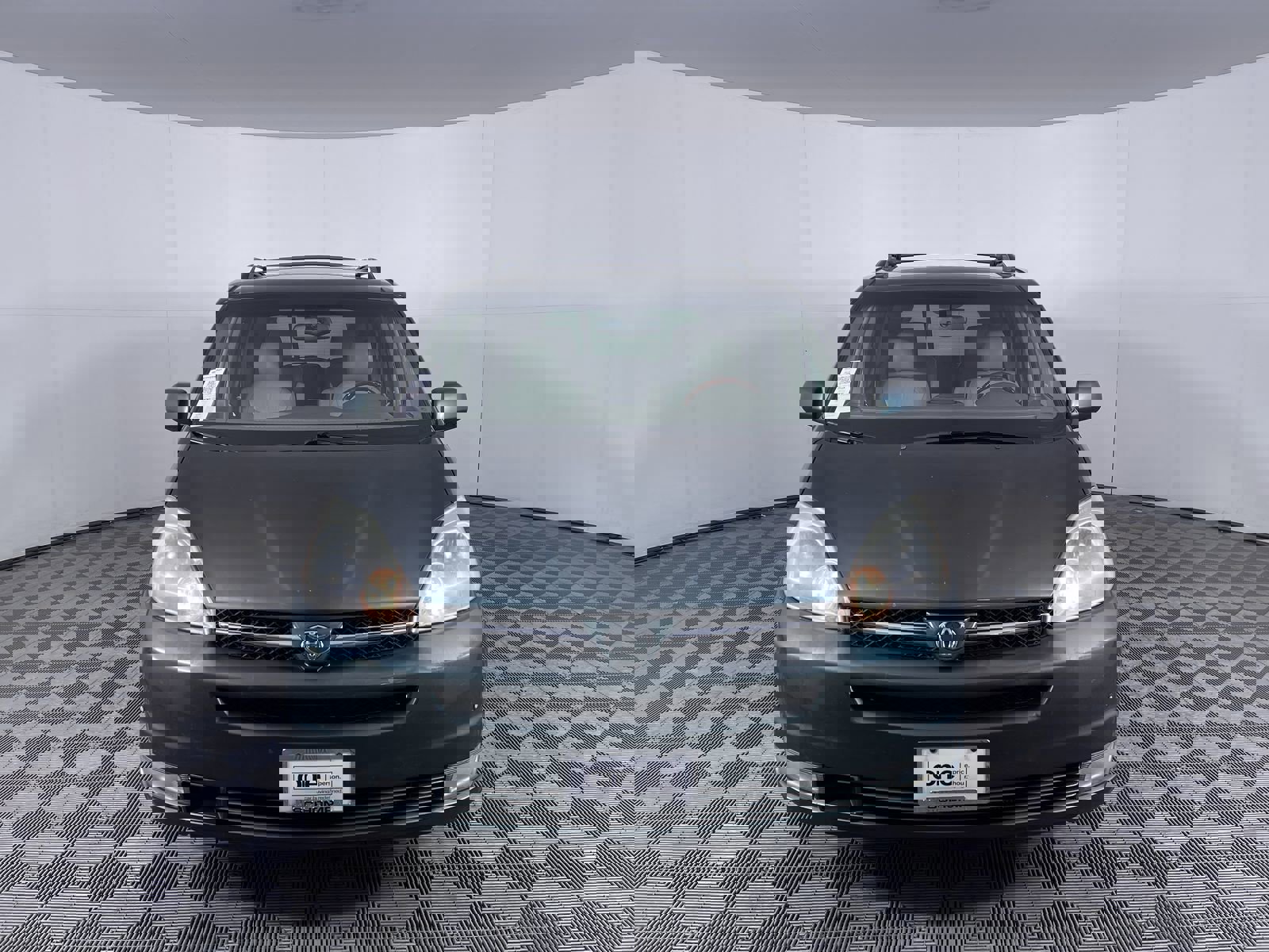 Used 2005 Toyota Sienna XLE Limited image 31