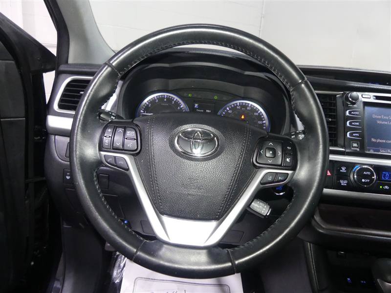 Used 2019 Toyota Highlander Limited AWD/4WD image 32