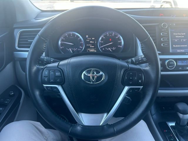 Used 2018 Toyota Highlander XLE AWD/4WD image 24