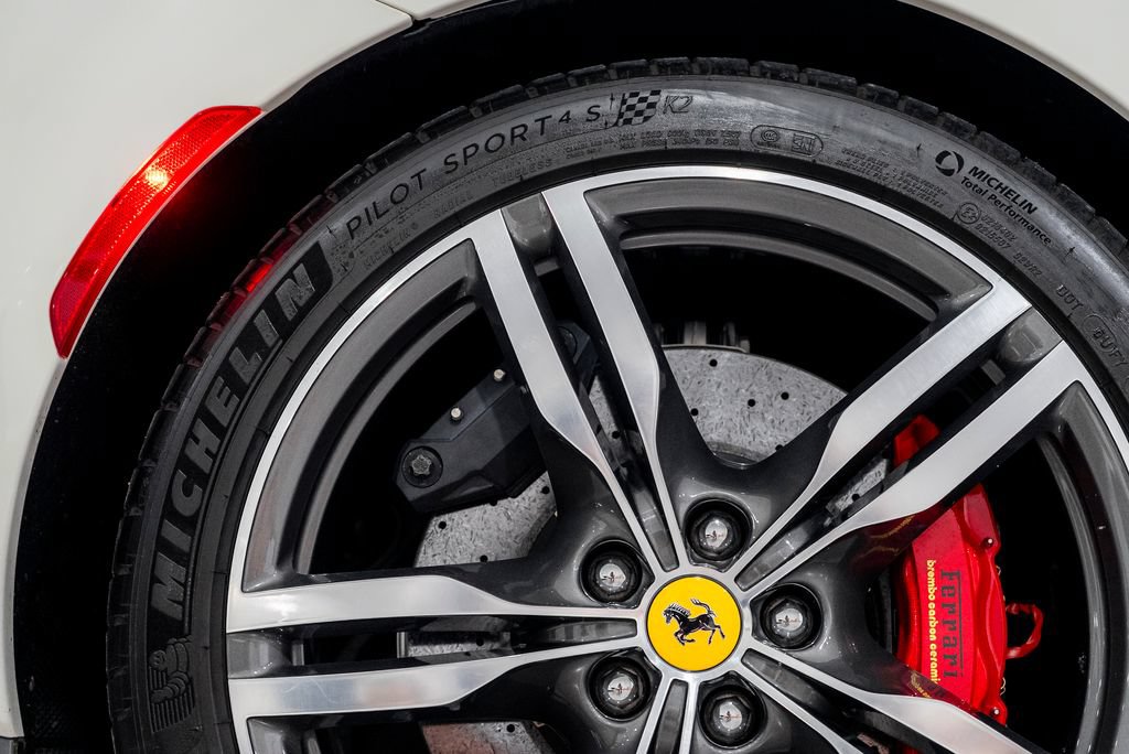Used 2020 Ferrari Portofino RWD image 72