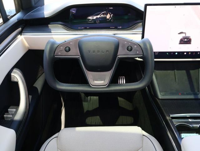 Used 2022 Tesla Model X Plaid image 11