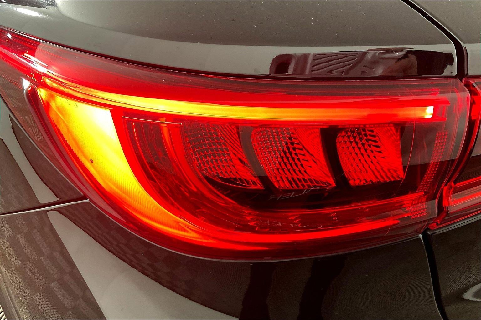 Used 2019 INFINITI QX30 image 23