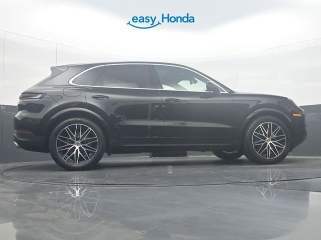 Used 2025 Porsche Cayenne image 34