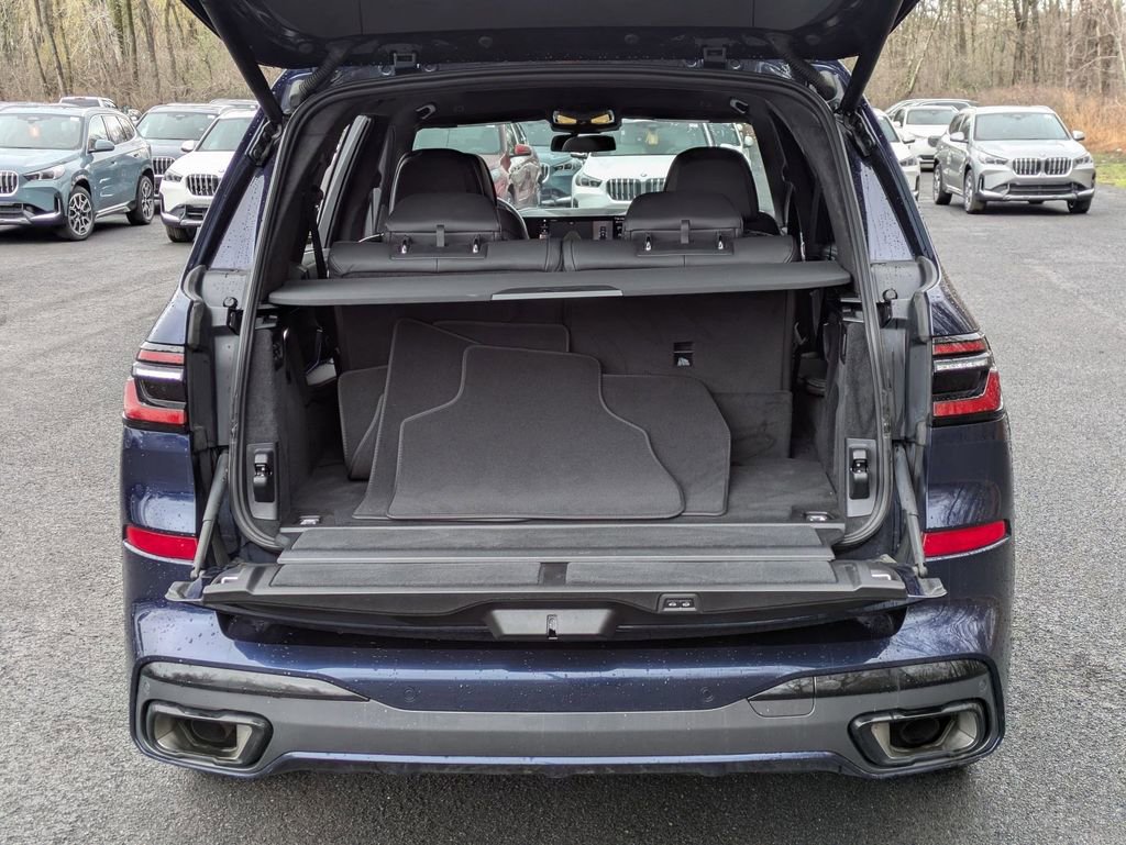 Used 2023 BMW X7 xDrive40i w/ Executive Package image 22