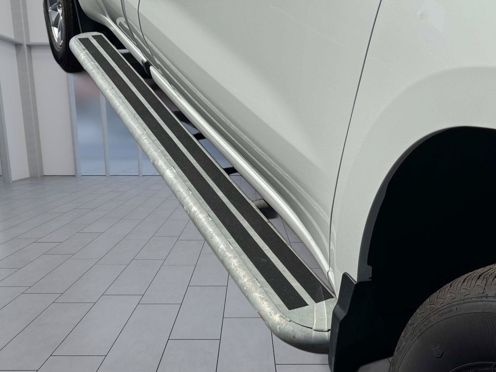 Used 2025 Chevrolet Silverado 1500 W/T RWD image 9
