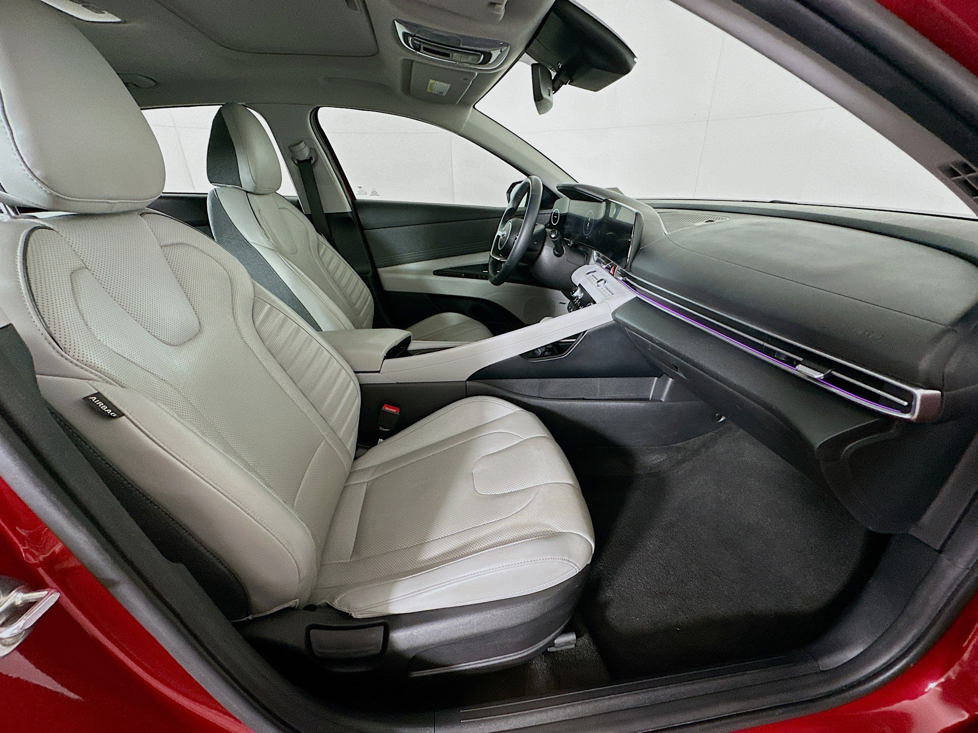 Used 2022 Hyundai Elantra Limited FWD image 32