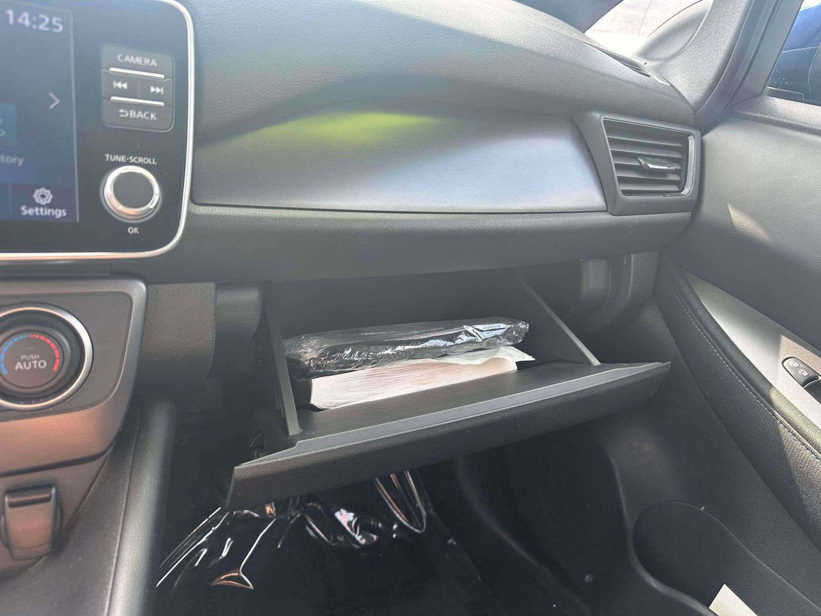 Used 2023 Nissan Leaf S image 29