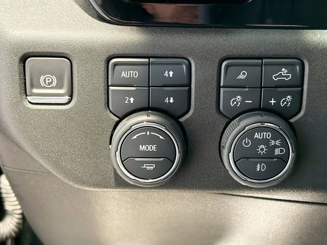 Used 2025 Chevrolet Silverado 1500 High Country w/ Midnight Edition image 9