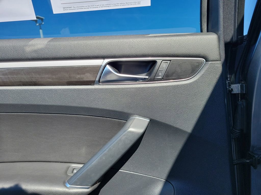 Used 2017 Volkswagen Passat 1.8T SE image 15