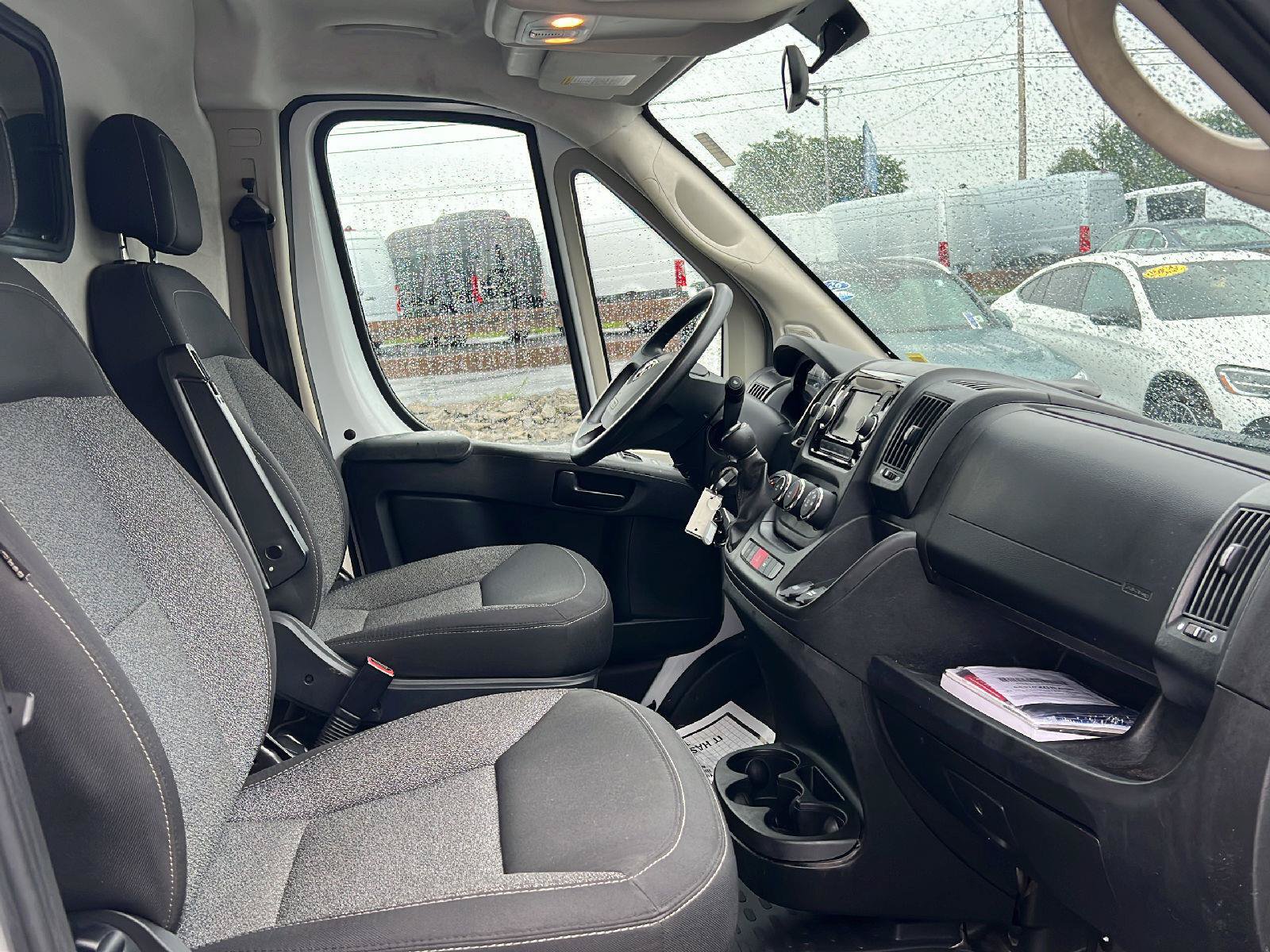 Used 2021 RAM ProMaster 2500 w/ Convenience Group FWD image 11