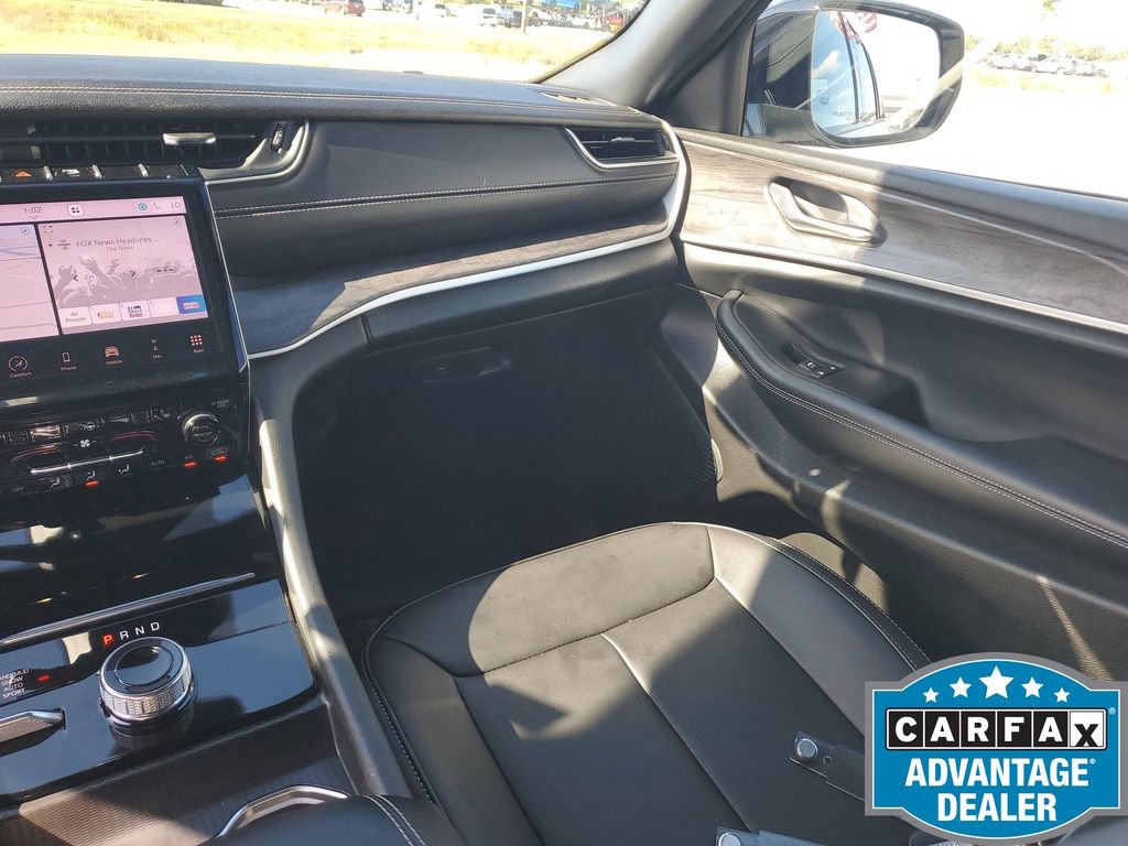 Used 2025 Jeep Grand Cherokee Limited image 13