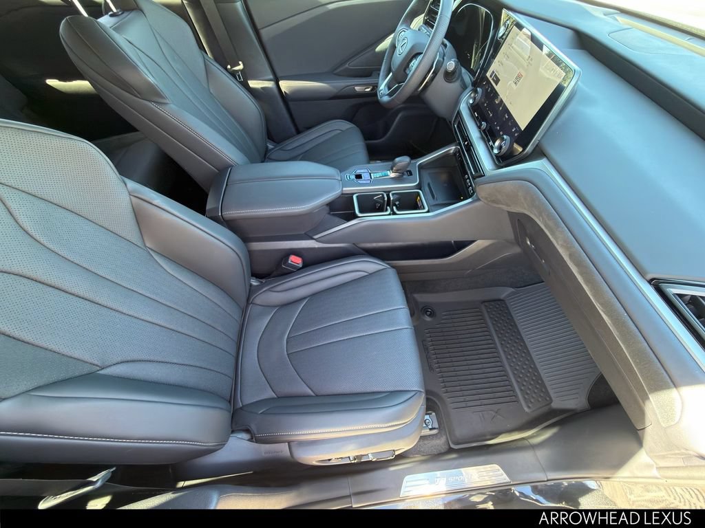 Used 2026 Lexus TX 500h AWD w/ Technology Package image 12