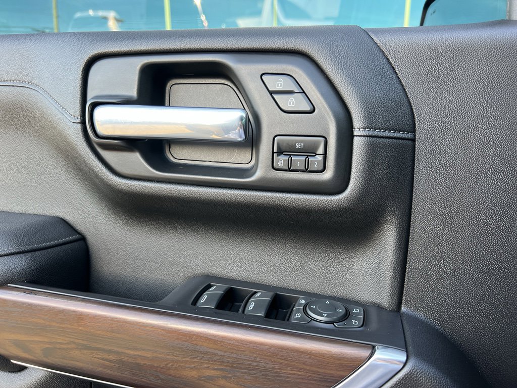 Used 2021 GMC Sierra 1500 SLT w/ Driver Alert Package II image 20