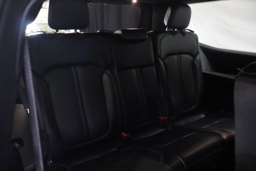 Used 2024 Jeep Wagoneer Series II w/ Flexible Seating Group image 16